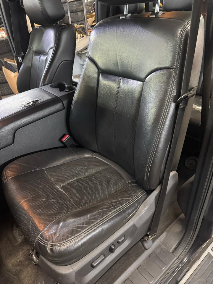 Ford Super Duty F-350 SRW 4WD Crew Cab 156" Lariat 2014