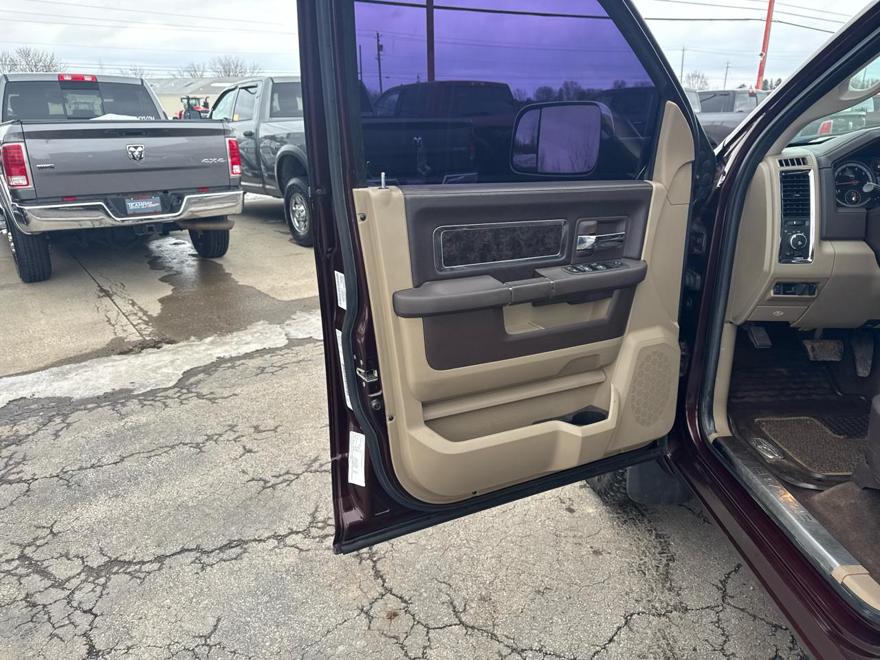 RAM 1500 4WD Crew Cab 140.5" Laramie Longhorn 2012