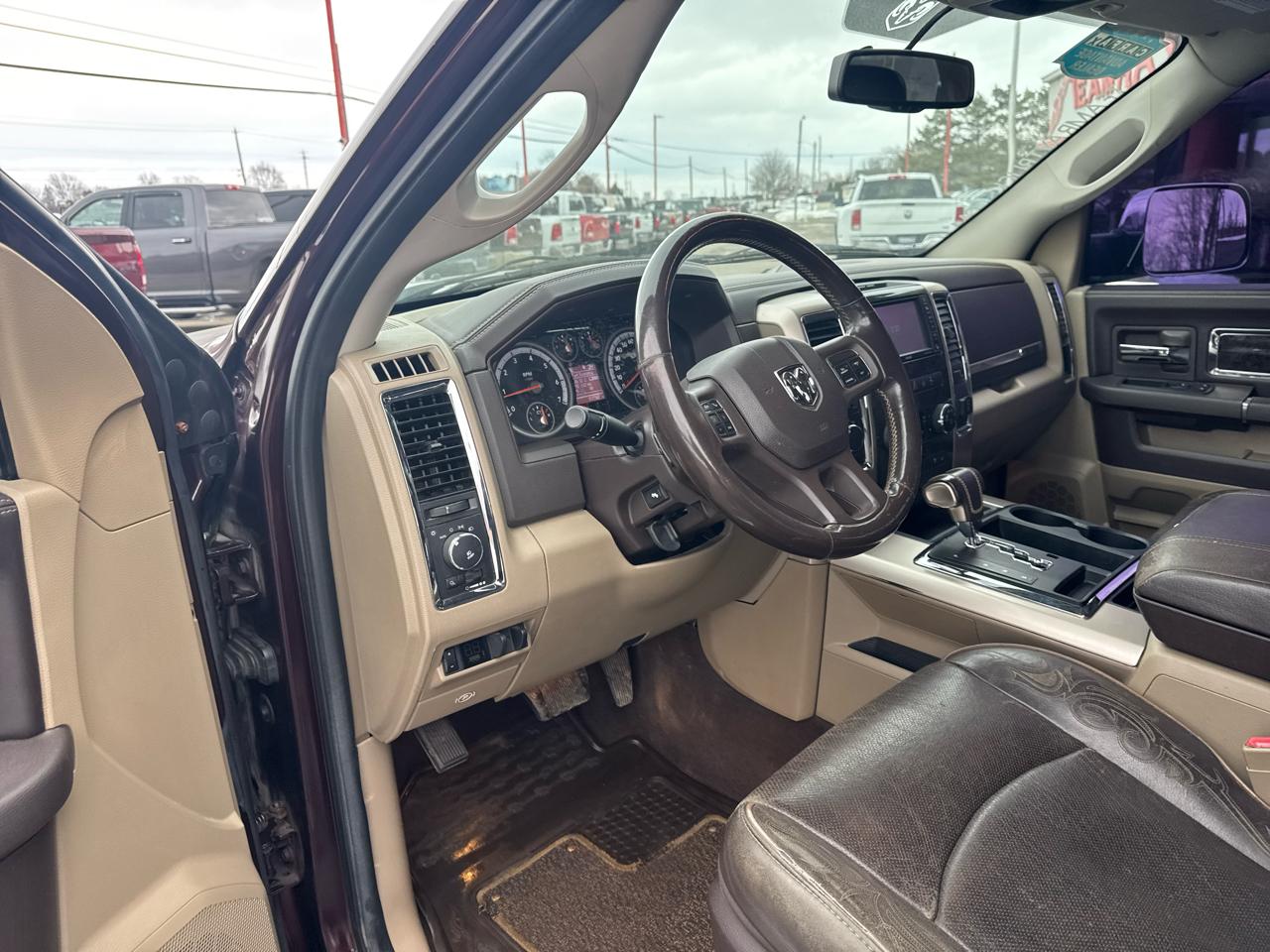 RAM 1500 4WD Crew Cab 140.5" Laramie Longhorn 2012