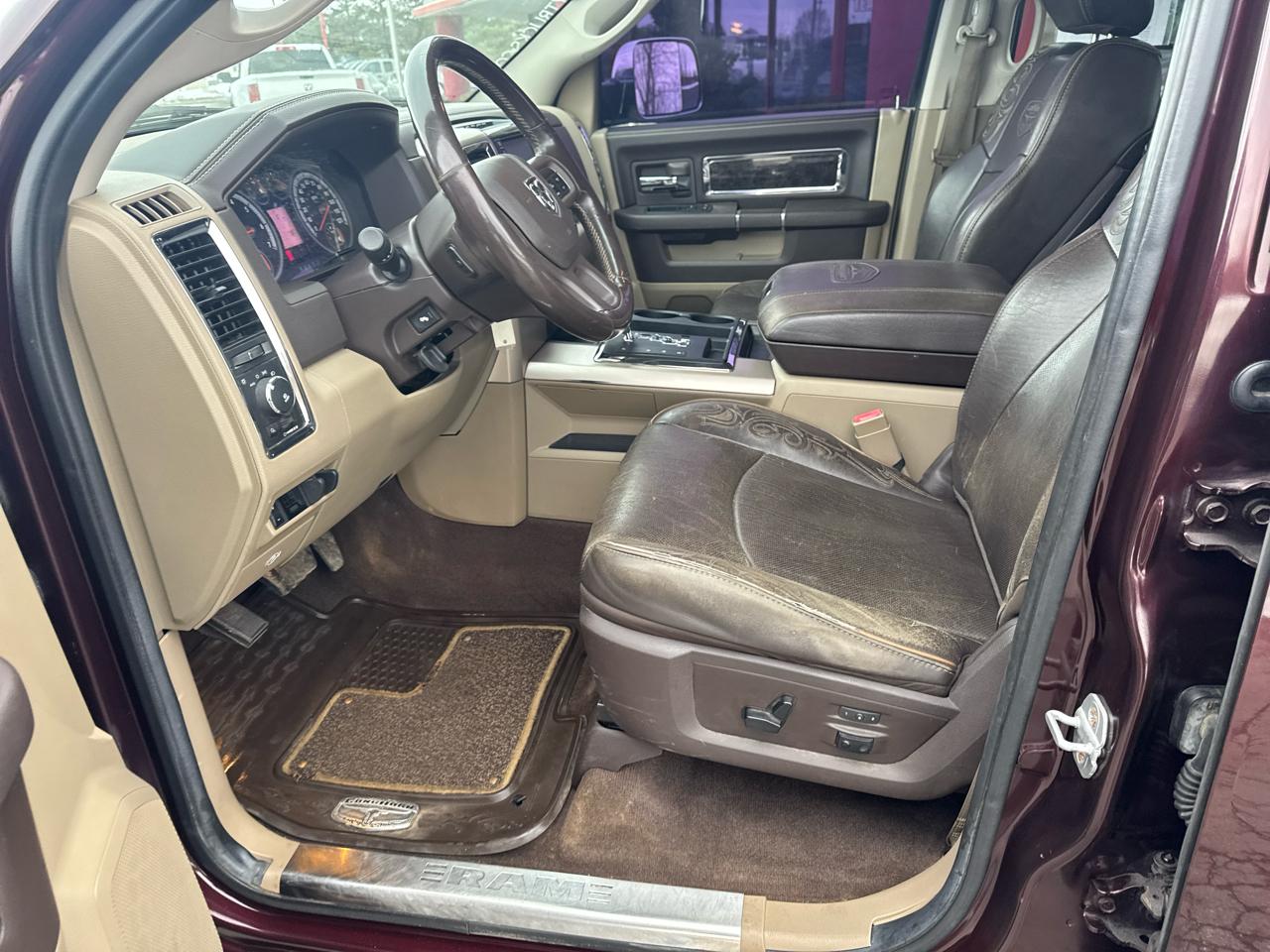 RAM 1500 4WD Crew Cab 140.5" Laramie Longhorn 2012