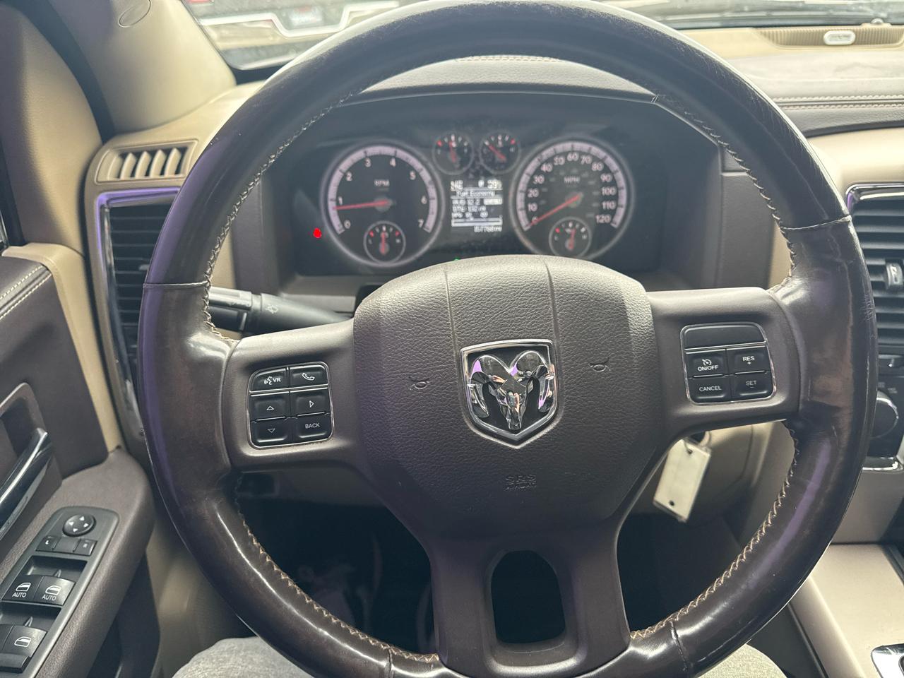 RAM 1500 4WD Crew Cab 140.5" Laramie Longhorn 2012