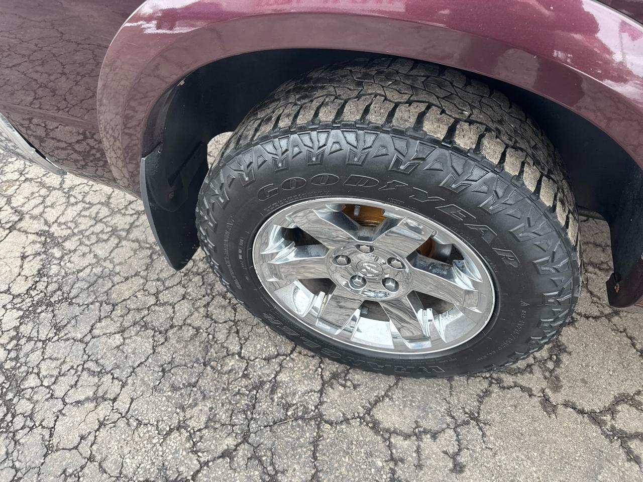 RAM 1500 4WD Crew Cab 140.5" Laramie Longhorn 2012