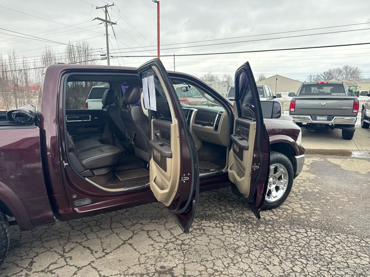 RAM 1500 4WD Crew Cab 140.5" Laramie Longhorn 2012