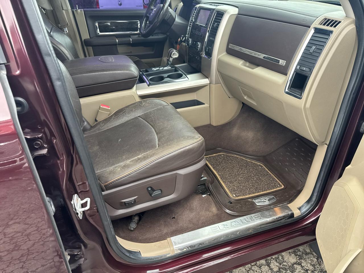 RAM 1500 4WD Crew Cab 140.5" Laramie Longhorn 2012