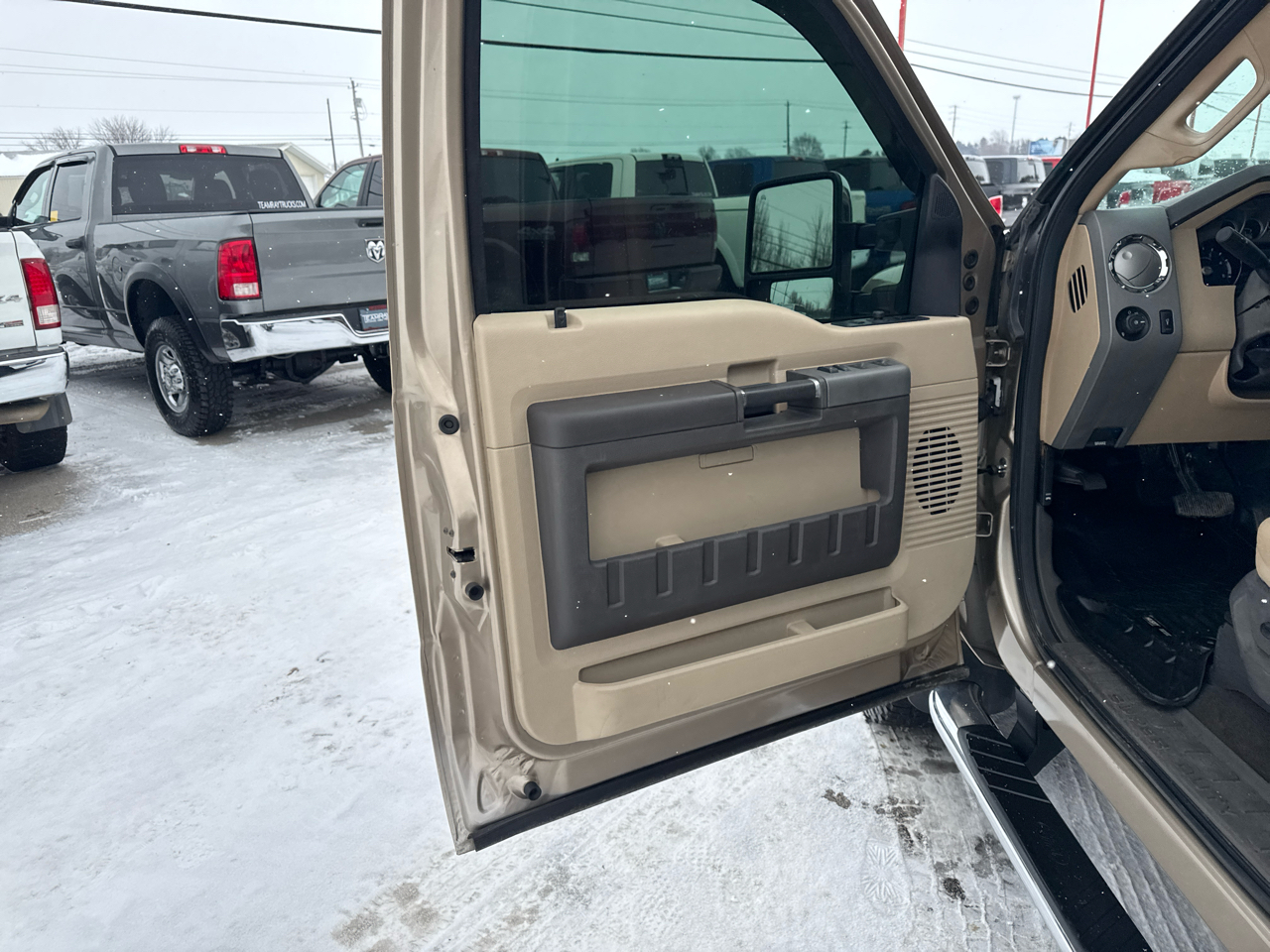 Ford Super Duty F-350 SRW 4WD Crew Cab 156" Lariat 2012