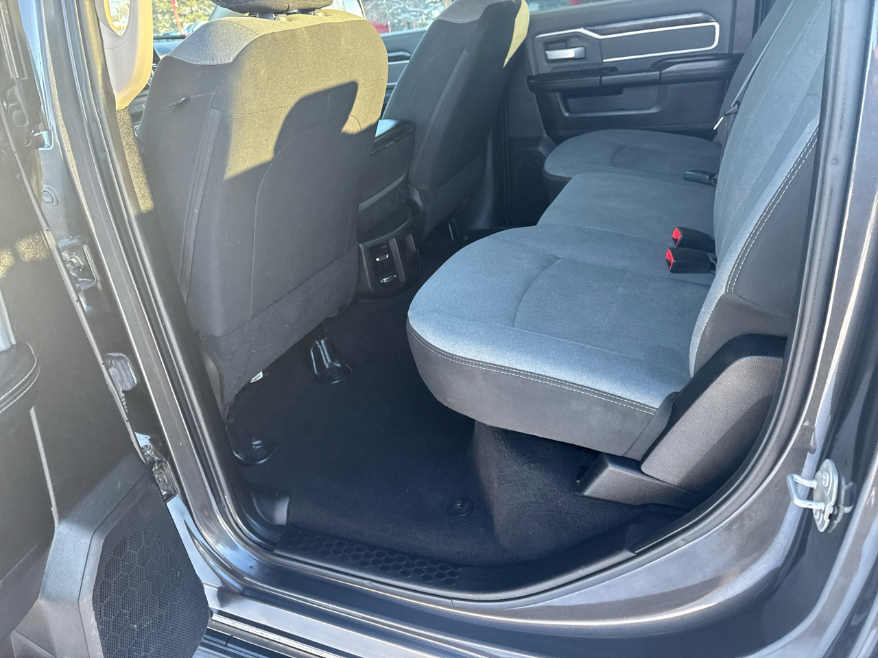 RAM 2500 Big Horn 4x4 Crew Cab 6'4" Box 2019