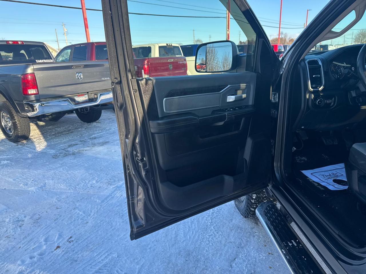 RAM 2500 Big Horn 4x4 Crew Cab 6'4" Box 2019