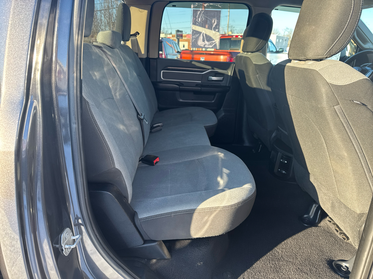 RAM 2500 Big Horn 4x4 Crew Cab 6'4" Box 2019