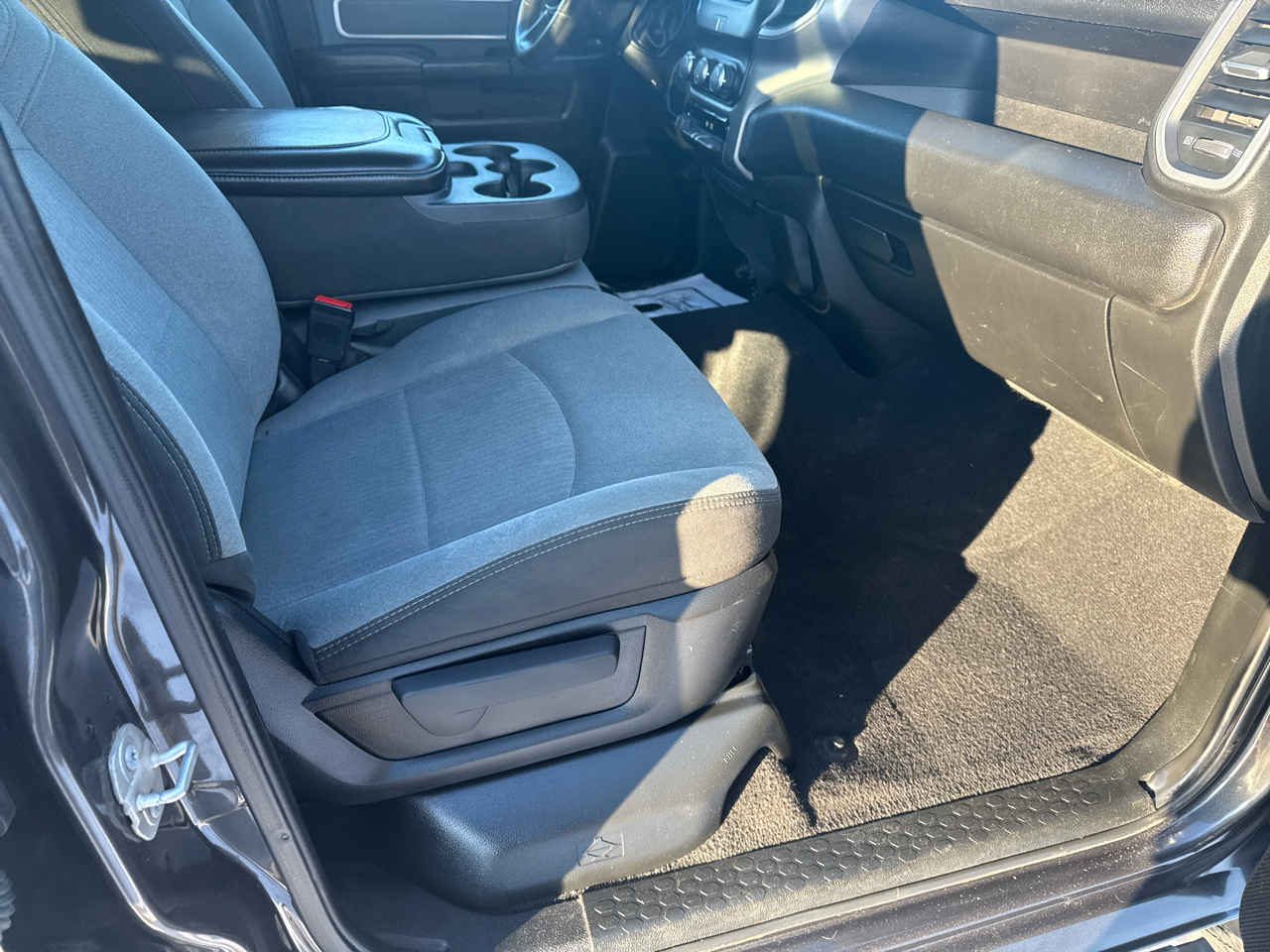 RAM 2500 Big Horn 4x4 Crew Cab 6'4" Box 2019