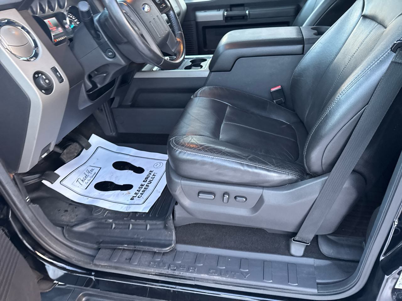 Ford Super Duty F-350 SRW 4WD Crew Cab 156" Lariat 2016