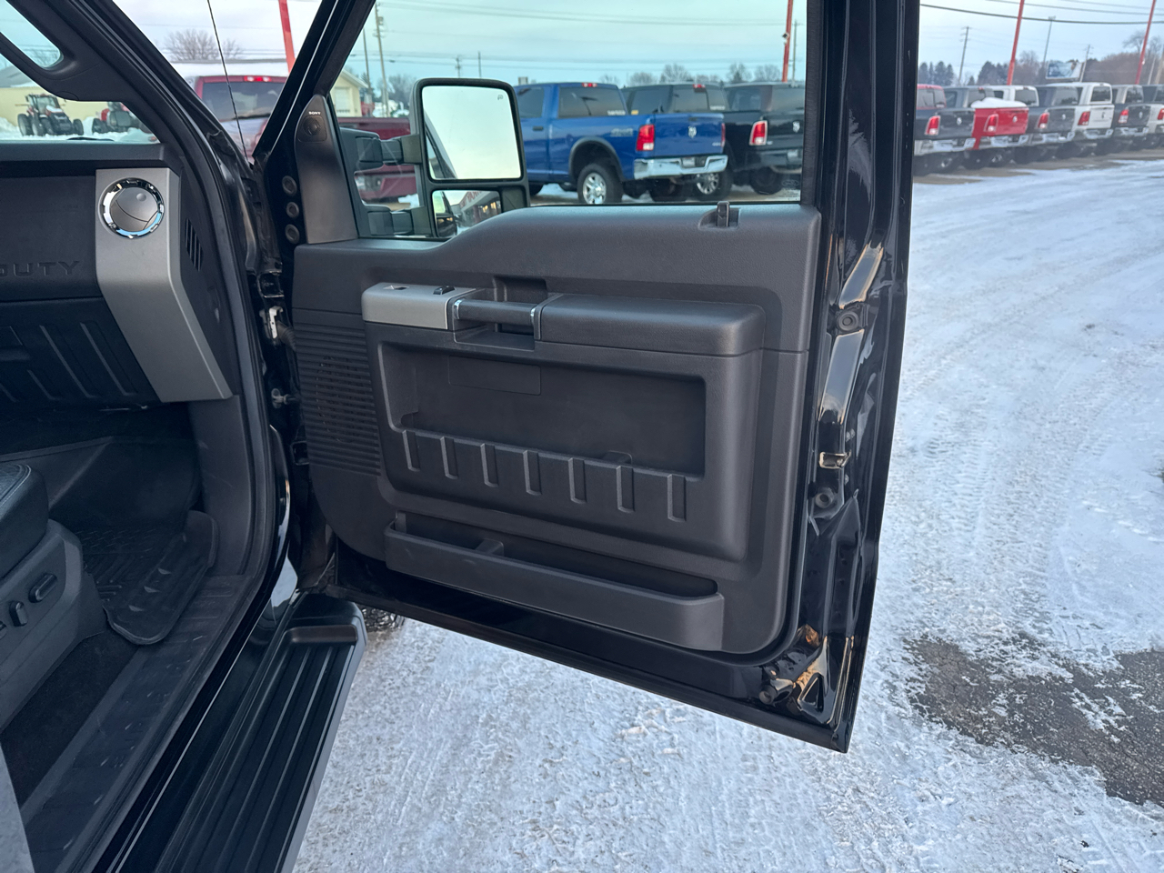 Ford Super Duty F-350 SRW 4WD Crew Cab 156" Lariat 2016