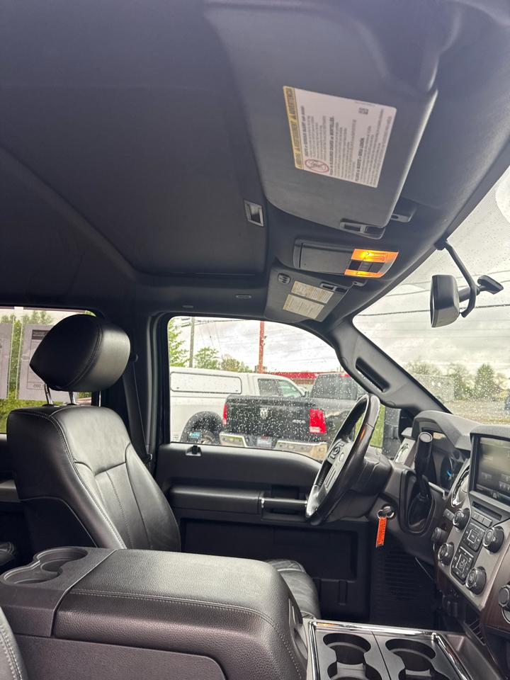 Ford Super Duty F-350 SRW 4WD Crew Cab 156" Lariat 2016