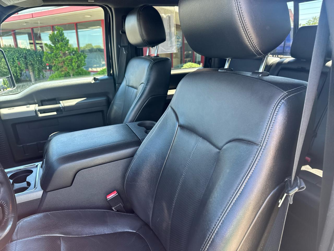 Ford Super Duty F-350 SRW 4WD Crew Cab 156" Lariat 2016