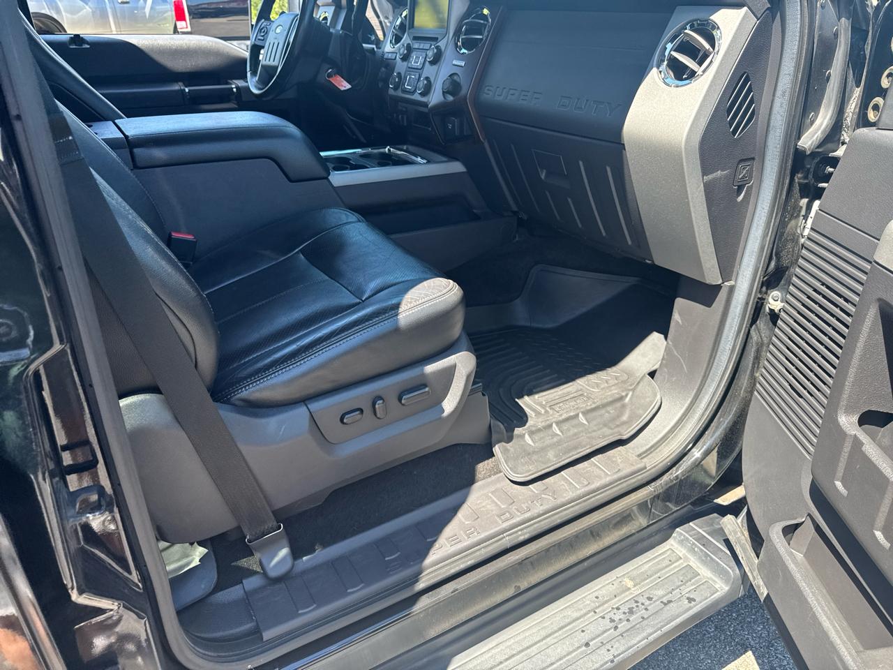 Ford Super Duty F-350 SRW 4WD Crew Cab 156" Lariat 2016
