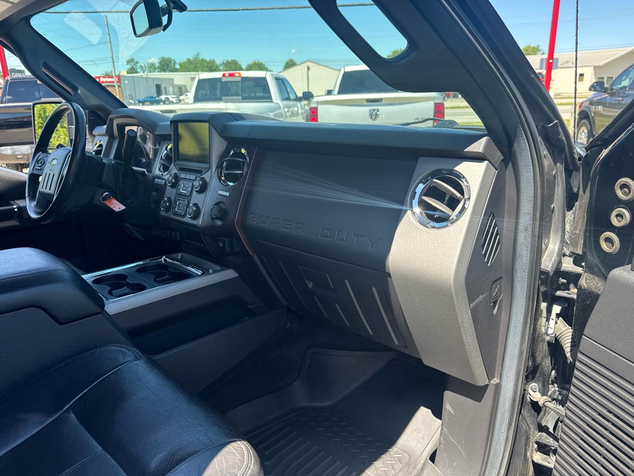 Ford Super Duty F-350 SRW 4WD Crew Cab 156" Lariat 2016