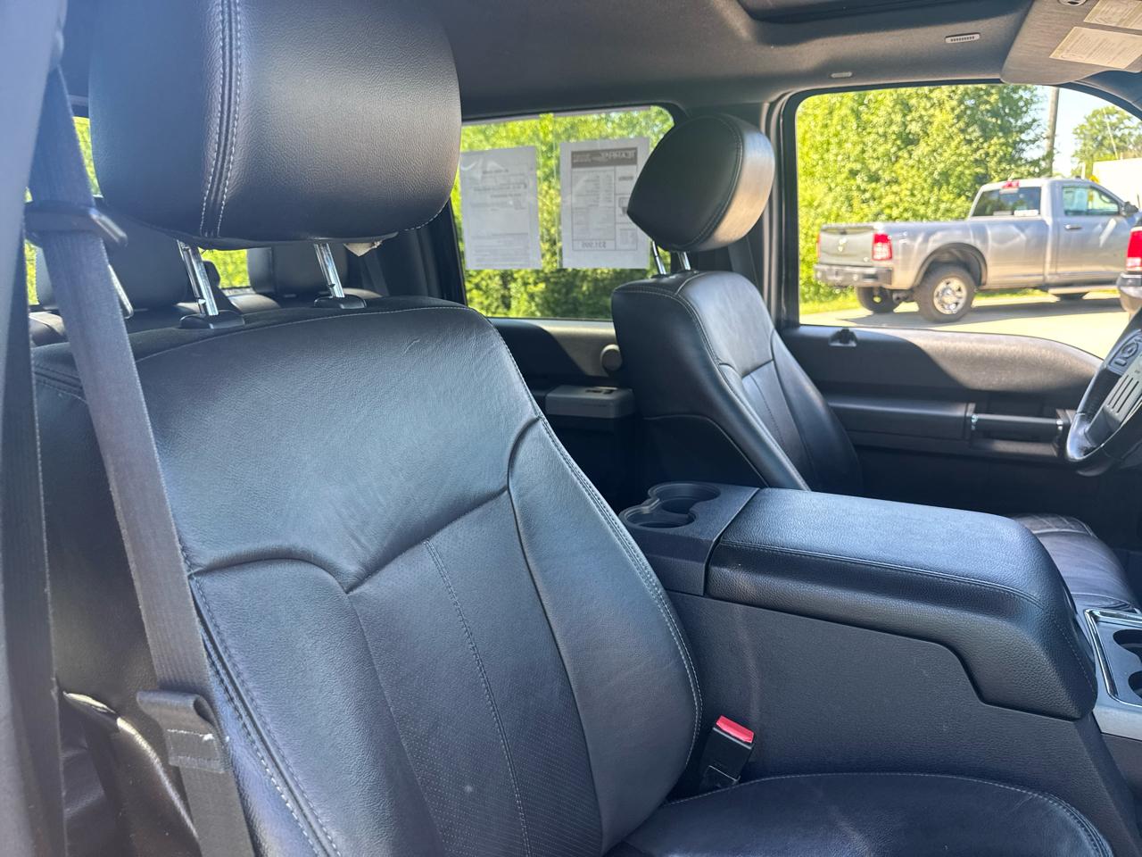 Ford Super Duty F-350 SRW 4WD Crew Cab 156" Lariat 2016