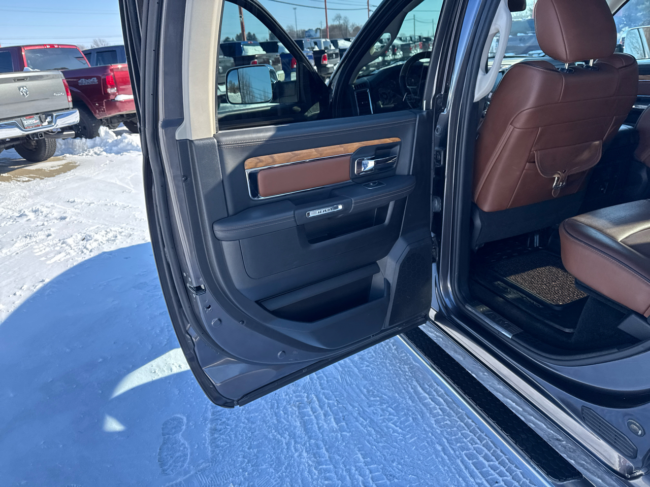 RAM 1500 4WD Crew Cab 140.5" Longhorn 2014