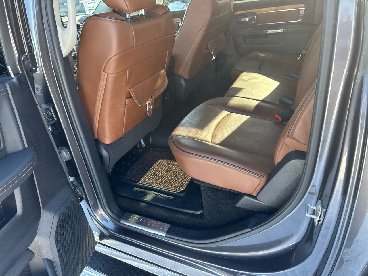 RAM 1500 4WD Crew Cab 140.5" Longhorn 2014