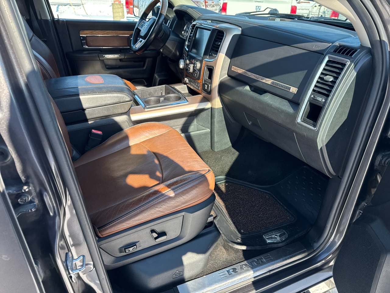 RAM 1500 4WD Crew Cab 140.5" Longhorn 2014