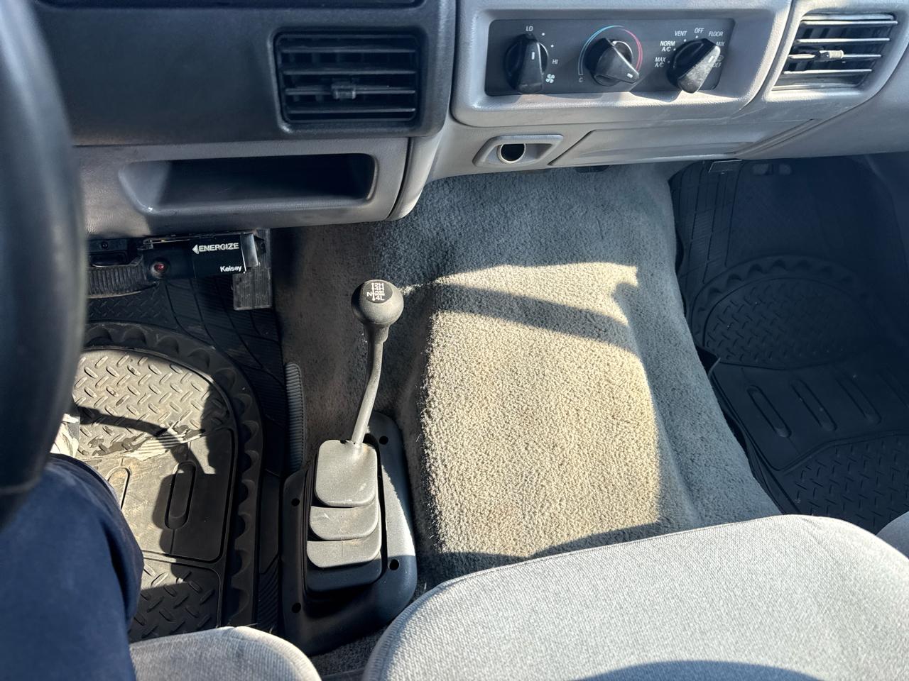 Ford F-350 Crew Cab 4dr 168.4" WB SRW 4WD 1997