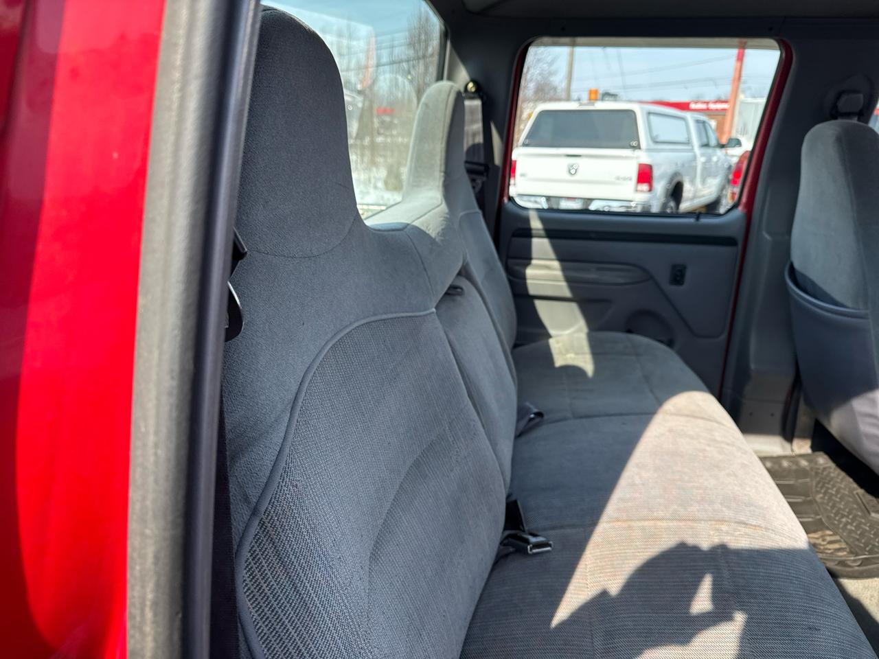 Ford F-350 Crew Cab 4dr 168.4" WB SRW 4WD 1997