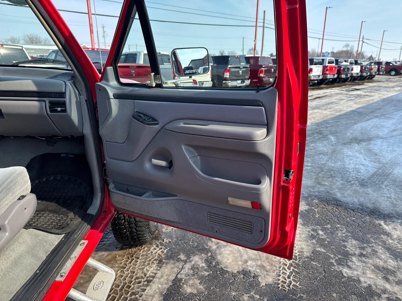 Ford F-350 Crew Cab 4dr 168.4" WB SRW 4WD 1997