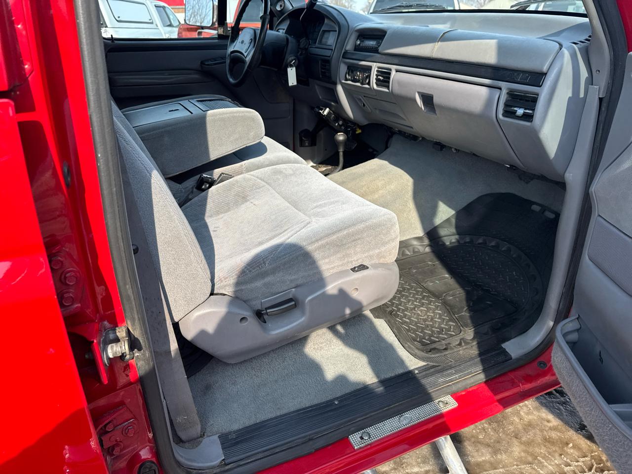 Ford F-350 Crew Cab 4dr 168.4" WB SRW 4WD 1997