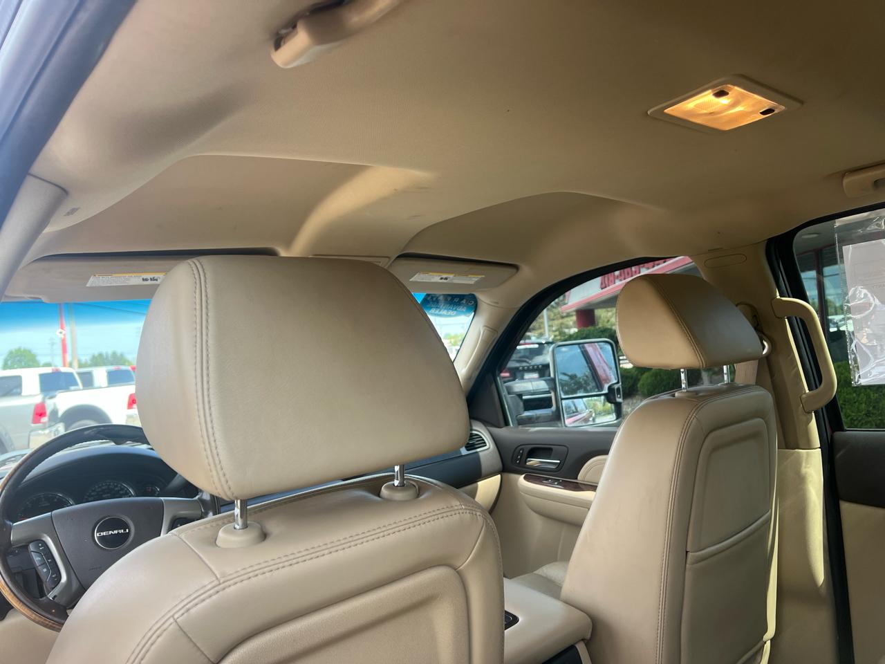 GMC Sierra 1500 4WD Crew Cab 143.5" Denali 2009