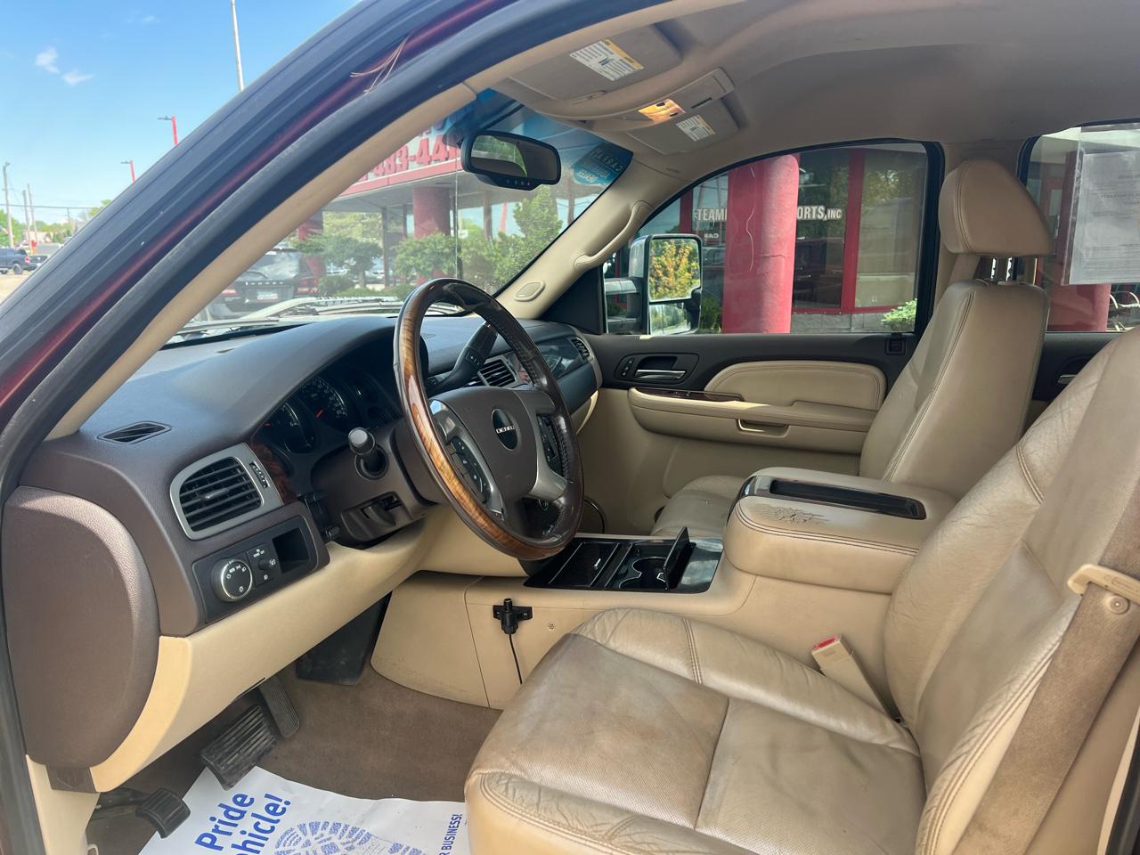 GMC Sierra 1500 4WD Crew Cab 143.5" Denali 2009