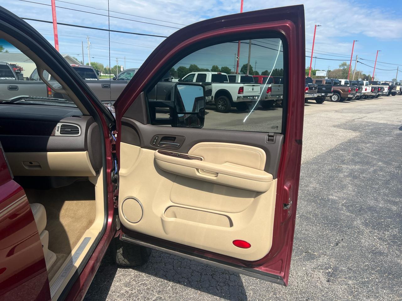 GMC Sierra 1500 4WD Crew Cab 143.5" Denali 2009