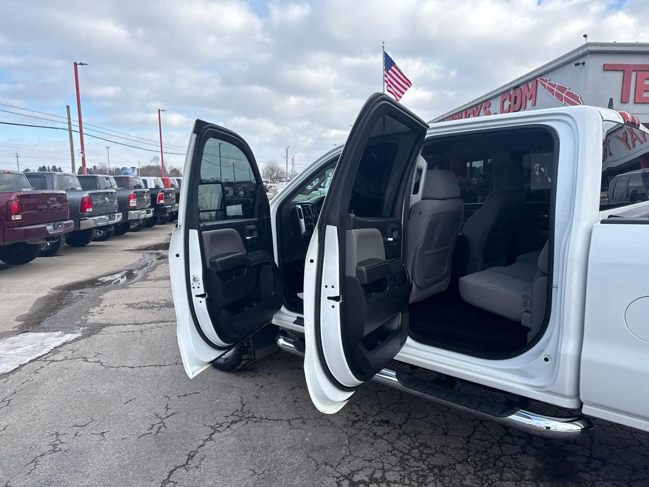 Chevrolet Silverado 2500HD Built After Aug 14 4WD Crew Cab 153.7" LT 2015
