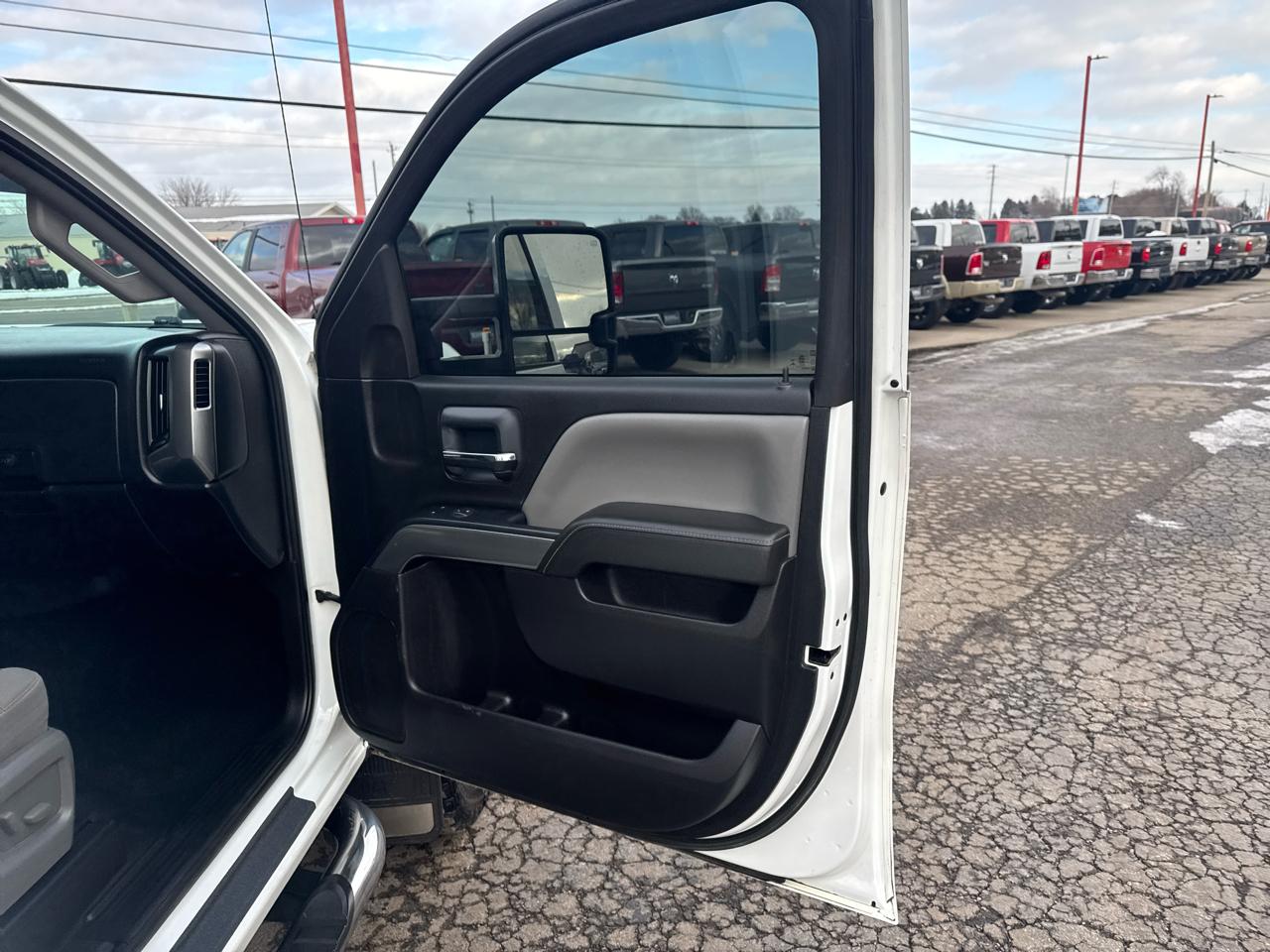 Chevrolet Silverado 2500HD Built After Aug 14 4WD Crew Cab 153.7" LT 2015