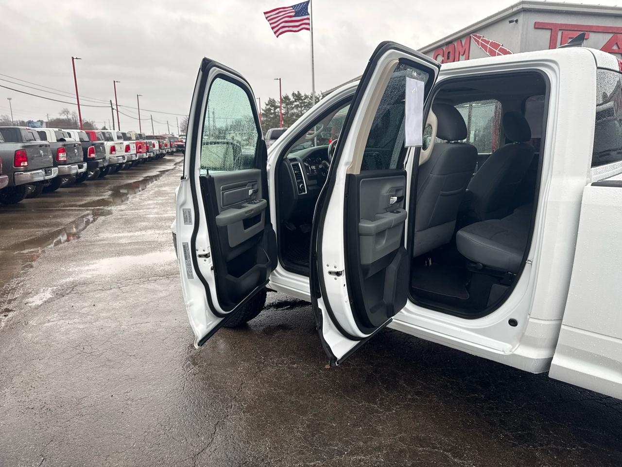 RAM 1500 Big Horn 4x4 Quad Cab 6'4" Box 2017