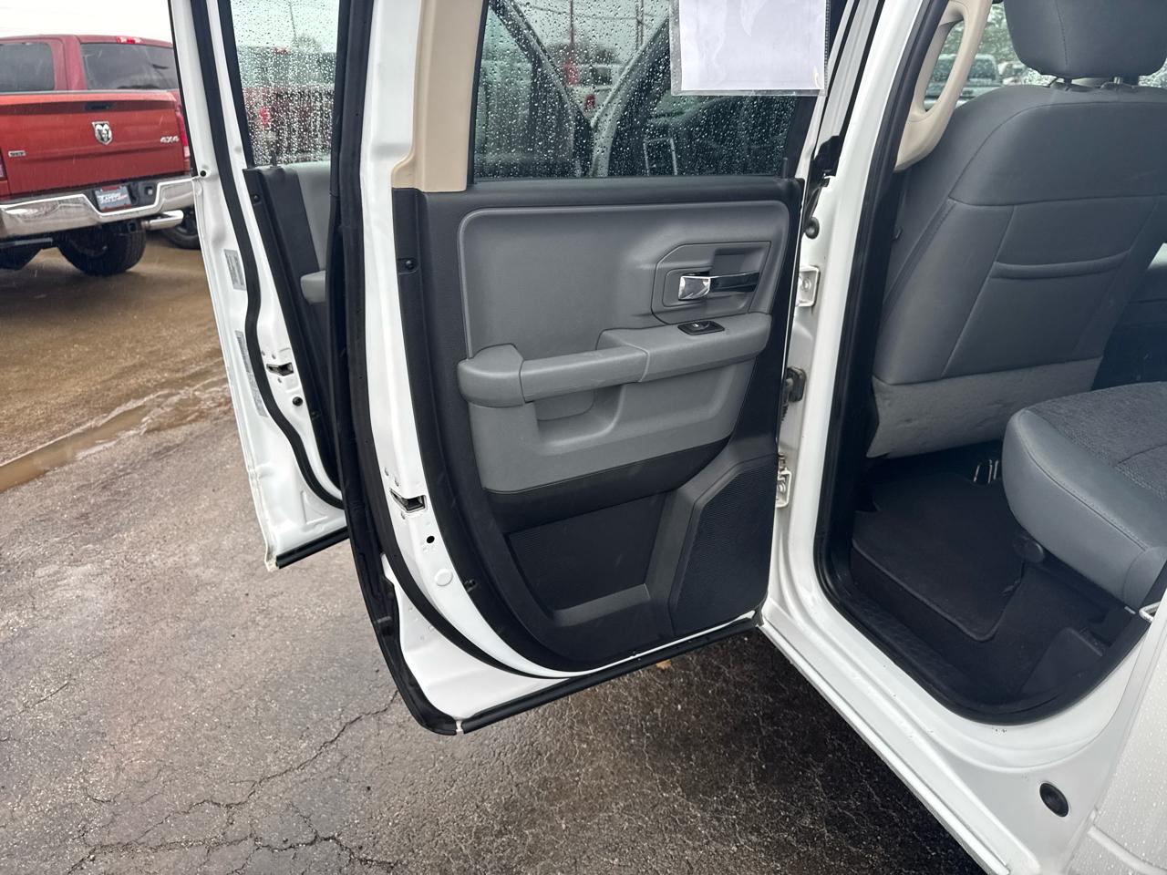 RAM 1500 Big Horn 4x4 Quad Cab 6'4" Box 2017