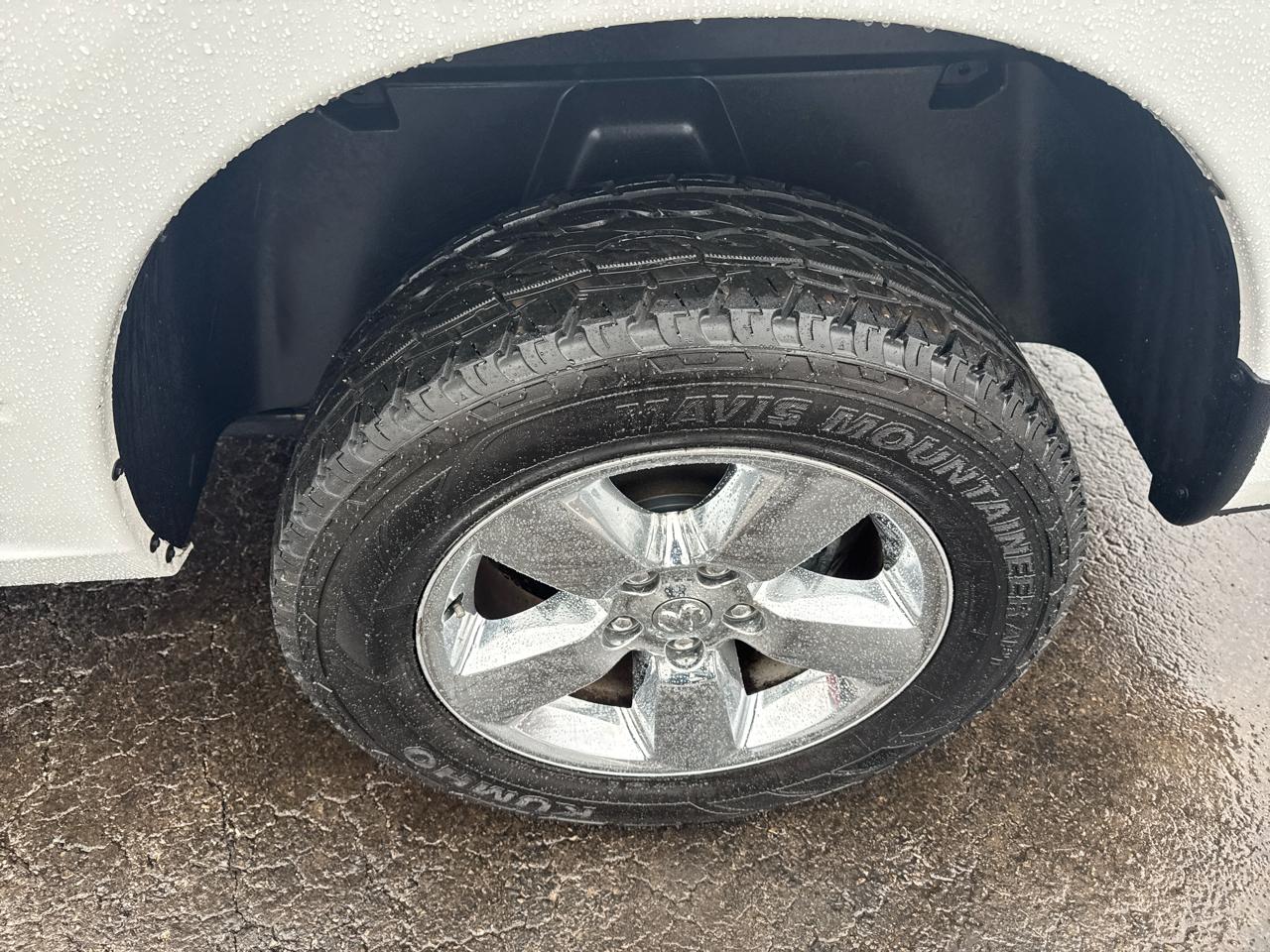 RAM 1500 Big Horn 4x4 Quad Cab 6'4" Box 2017