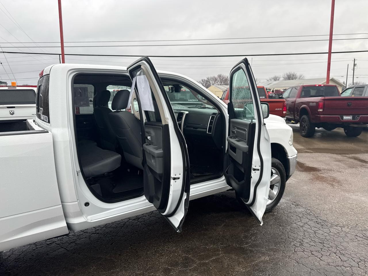 RAM 1500 Big Horn 4x4 Quad Cab 6'4" Box 2017