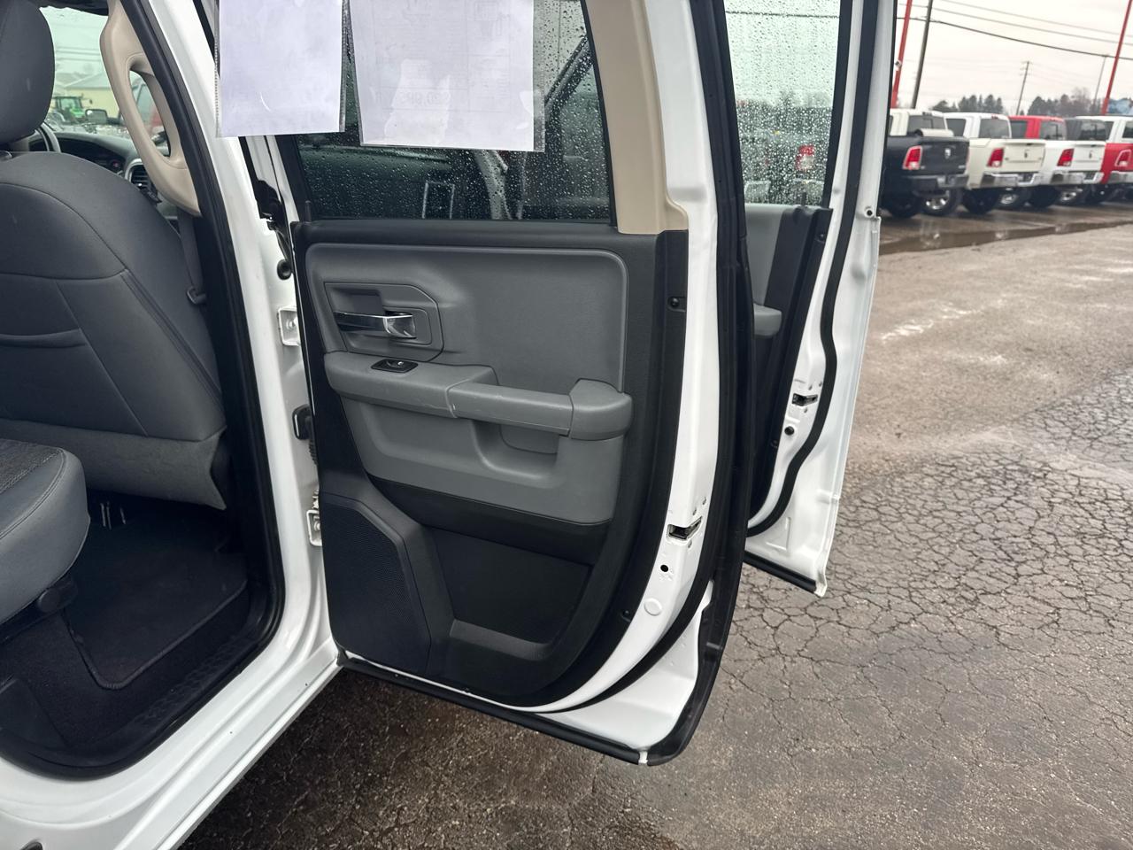 RAM 1500 Big Horn 4x4 Quad Cab 6'4" Box 2017