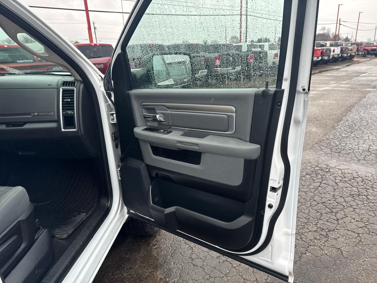 RAM 1500 Big Horn 4x4 Quad Cab 6'4" Box 2017