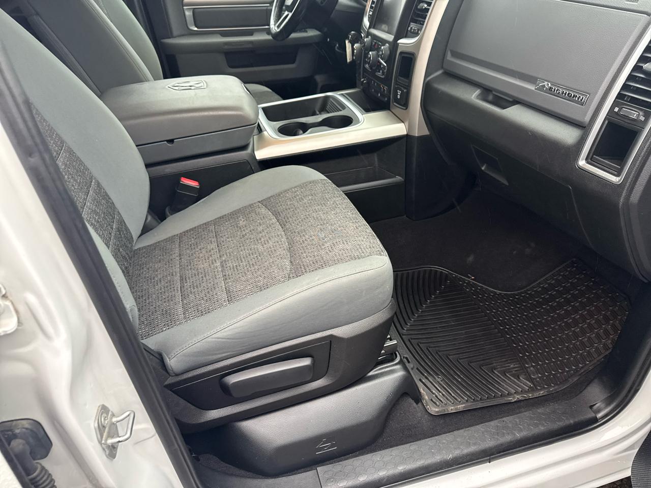 RAM 1500 Big Horn 4x4 Quad Cab 6'4" Box 2017