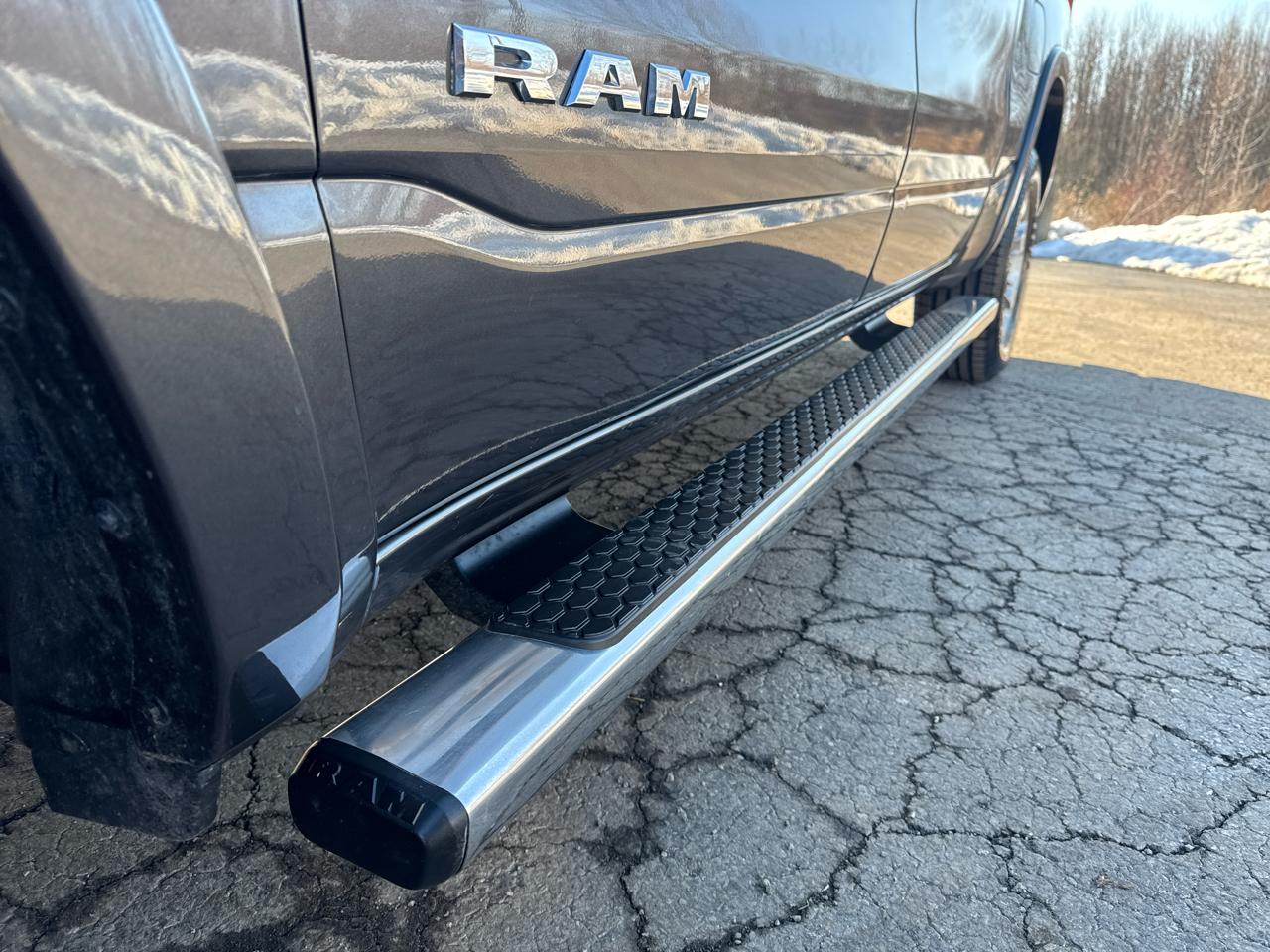 RAM 1500 Laramie 4x4 Crew Cab 5'7" Box 2019