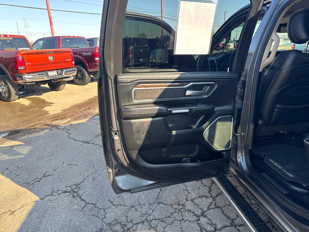 RAM 1500 Laramie 4x4 Crew Cab 5'7" Box 2019