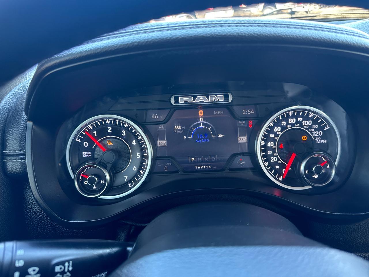 RAM 1500 Laramie 4x4 Crew Cab 5'7" Box 2019