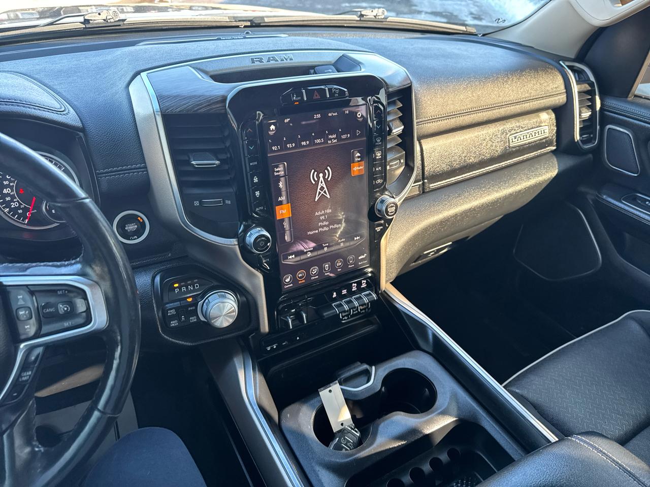 RAM 1500 Laramie 4x4 Crew Cab 5'7" Box 2019