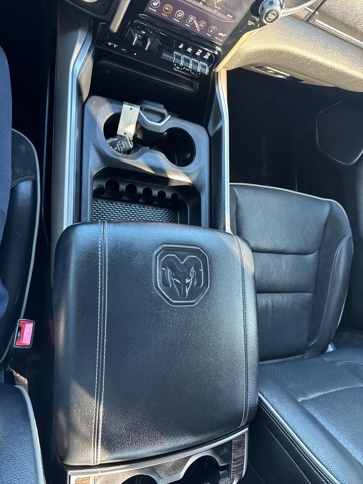 RAM 1500 Laramie 4x4 Crew Cab 5'7" Box 2019