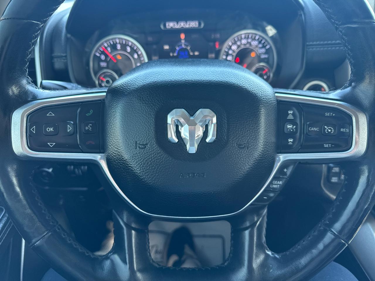 RAM 1500 Laramie 4x4 Crew Cab 5'7" Box 2019