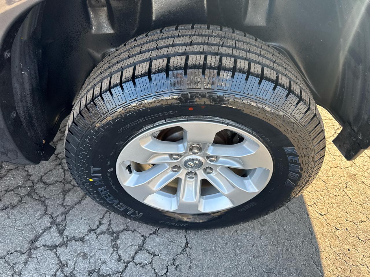 RAM 1500 Laramie 4x4 Crew Cab 5'7" Box 2019