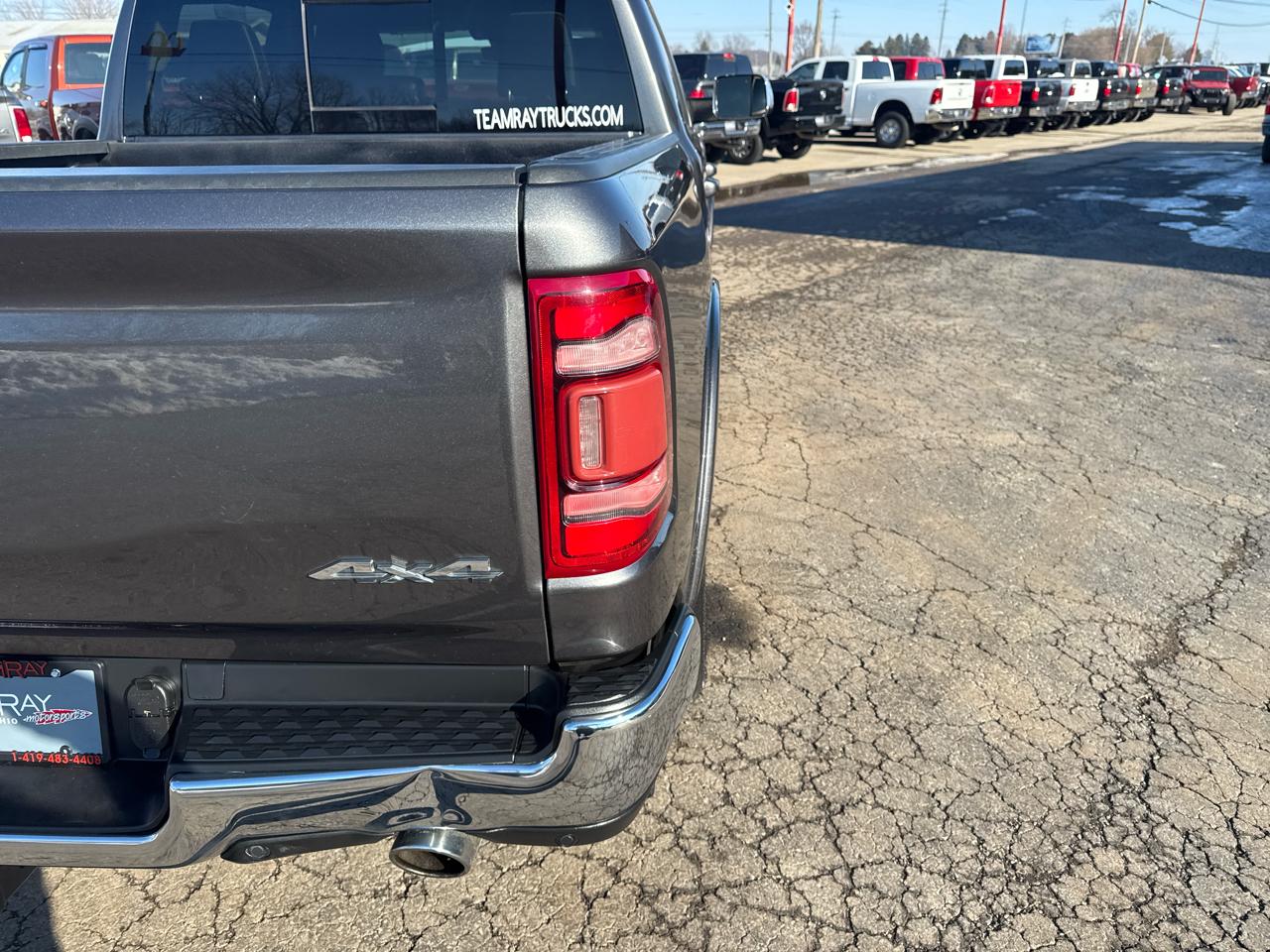 RAM 1500 Laramie 4x4 Crew Cab 5'7" Box 2019