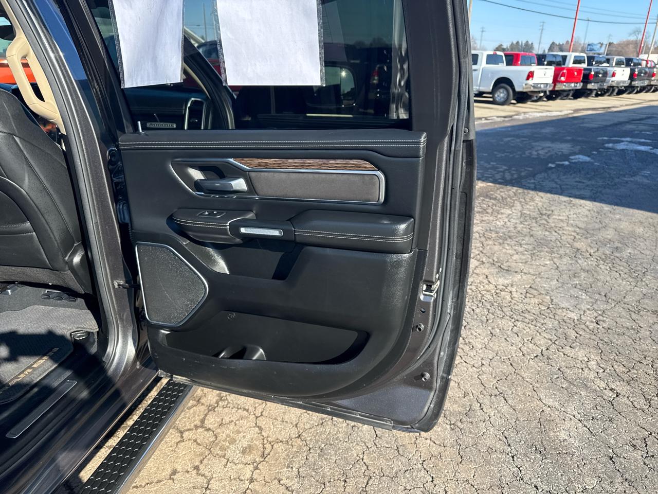 RAM 1500 Laramie 4x4 Crew Cab 5'7" Box 2019
