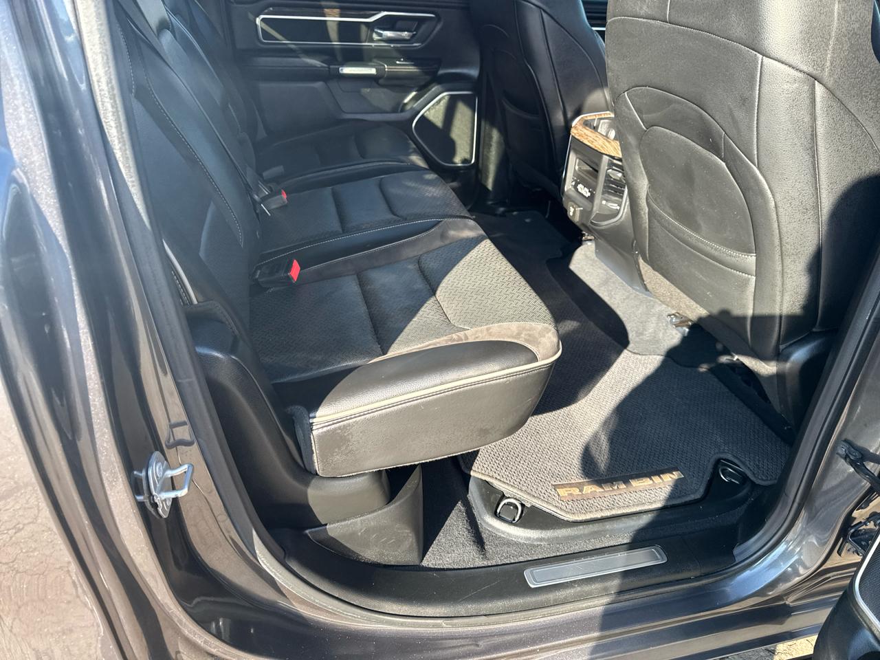 RAM 1500 Laramie 4x4 Crew Cab 5'7" Box 2019