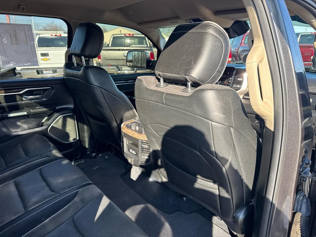 RAM 1500 Laramie 4x4 Crew Cab 5'7" Box 2019